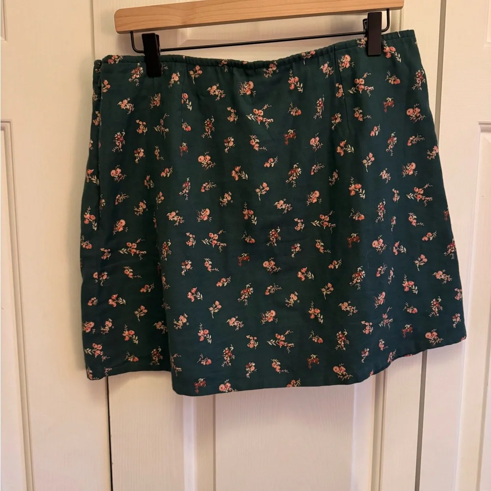 American Eagle Outfitters Green Floral Mini Skirt